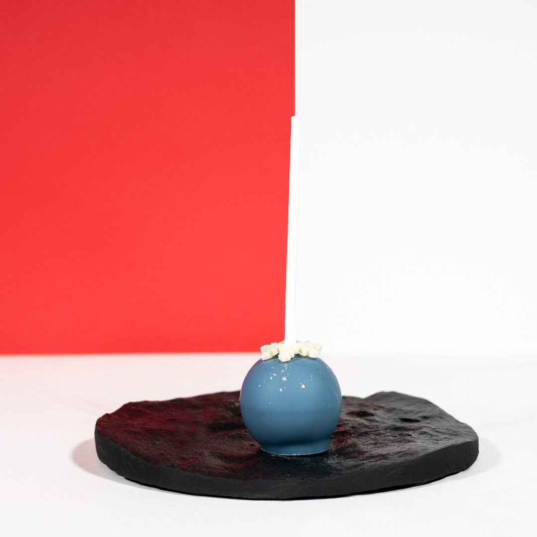 Violette Weihnachtskugel